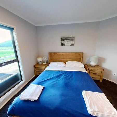 Full Holiday Home To Yourself, Up To 21 Guests Atiamuri Luaran gambar