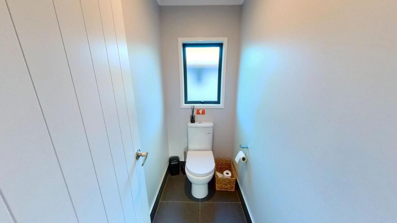 Full Holiday Home To Yourself, Up To 21 Guests Atiamuri Luaran gambar