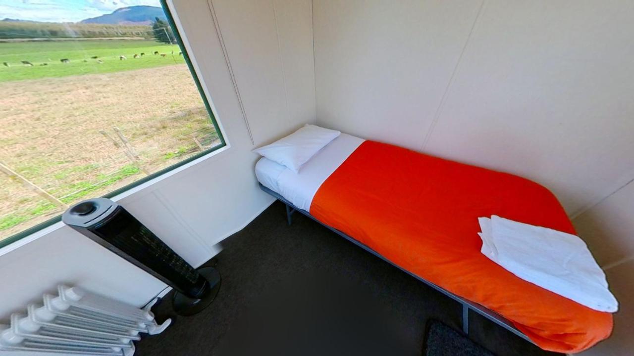 Full Holiday Home To Yourself, Up To 21 Guests Atiamuri Luaran gambar