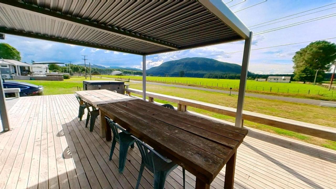 Full Holiday Home To Yourself, Up To 21 Guests Atiamuri Luaran gambar
